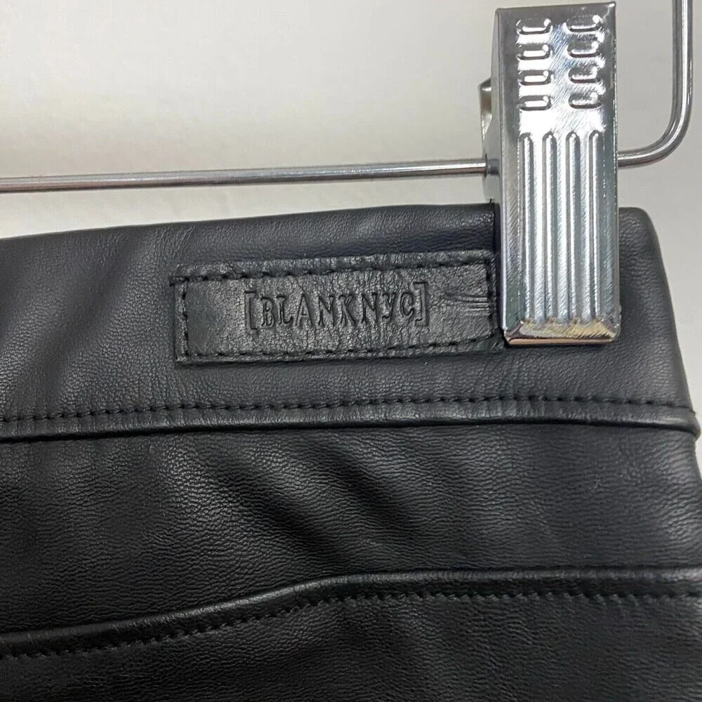 BLANK NYC Black‎ Faux Leather Biker Chino Shorts Size 26